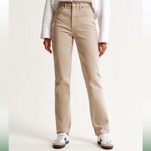 Brand New!
Abercrombie Women's Ultra High Rise 90s Straight Jean
Tan
Long